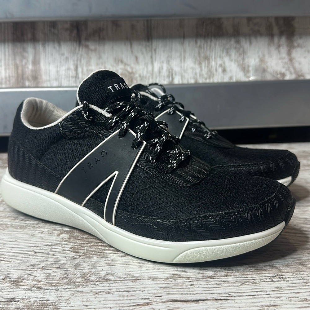 TRAQ BY ALEGRIA Qarma Womens Smart Walking Shoe QAR-5993 Size 40